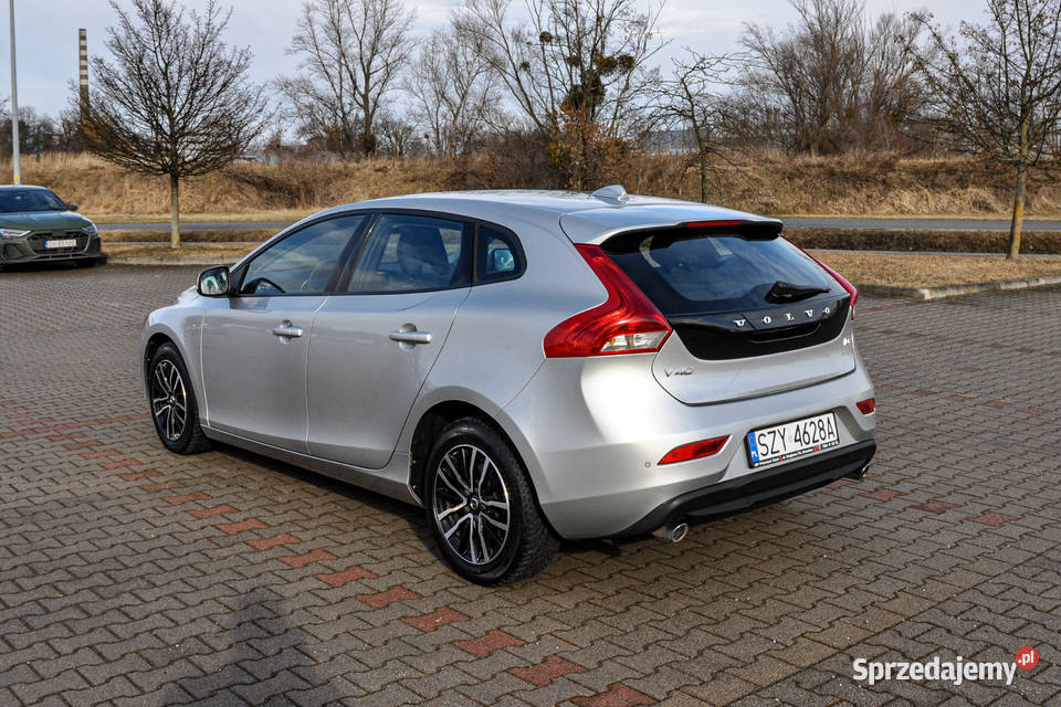 Volvo V40 20d Automat Lift 2019 r Wrocław