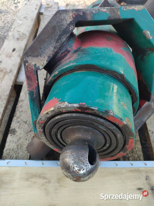 Siłownik teleskopowy z kołyską Warnice