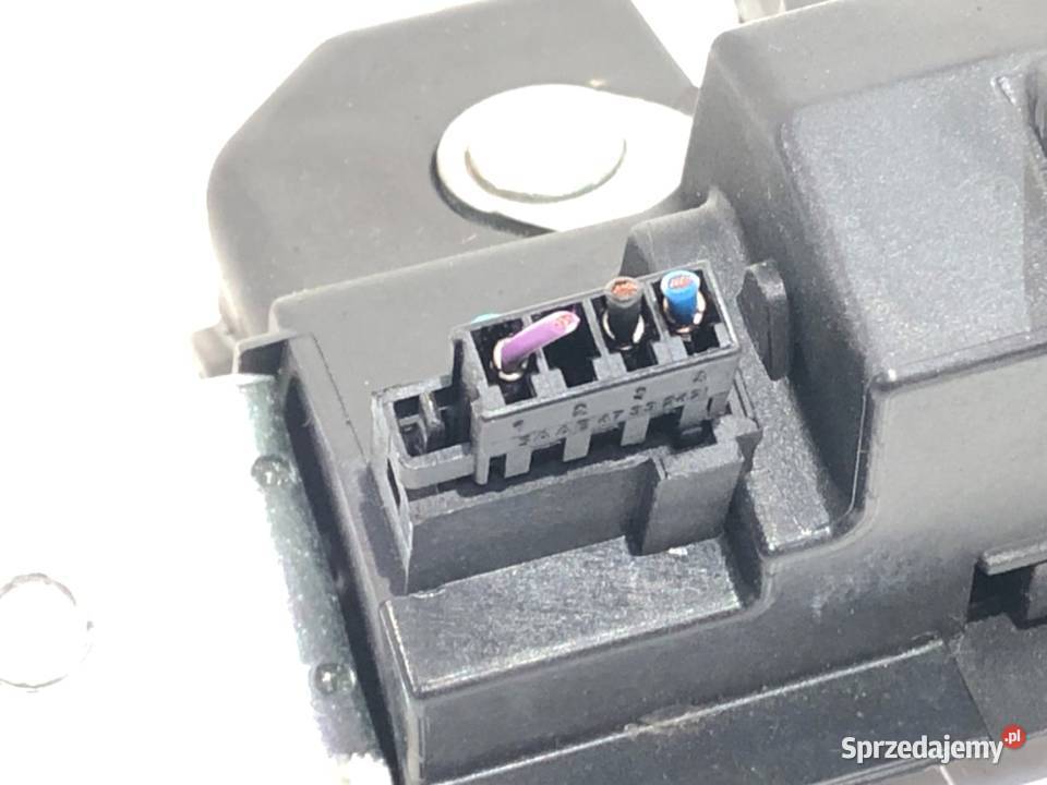 ZAMEK KLAPY TYŁ OPEL ASTRA K Inny 39021416