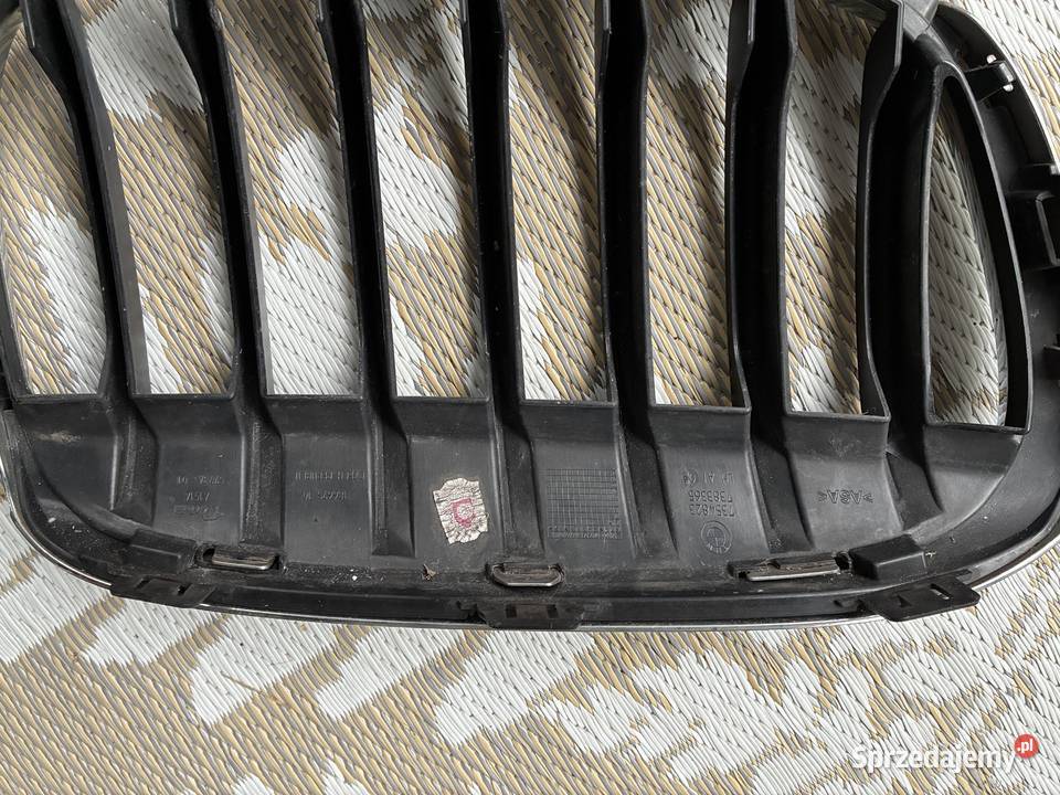 Nerki grill atrapa zderzaka BMW X1 F48 osobowe Szadek