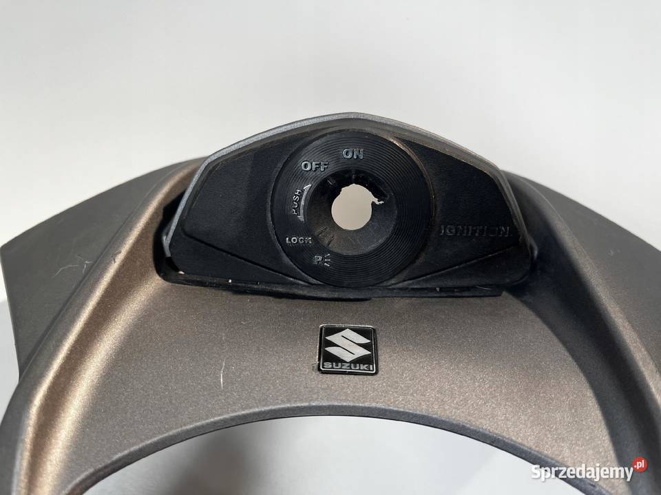 SUZUKI GSR 750 1116 Osłona Obudowa licznika Łobżenica