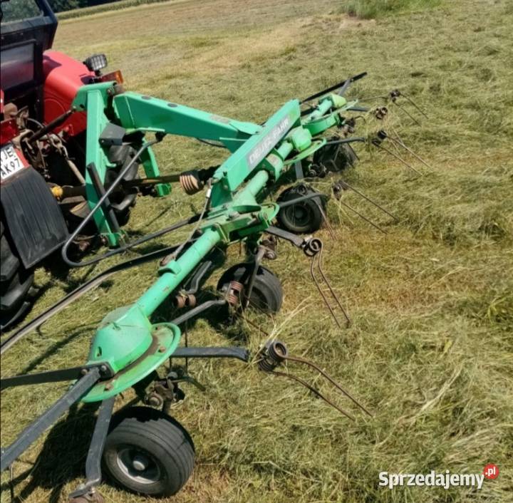 Prrzewracarka przetrząsarka pająk Zgrabiarki i przetrząsacze świętokrzyskie Potok Mały