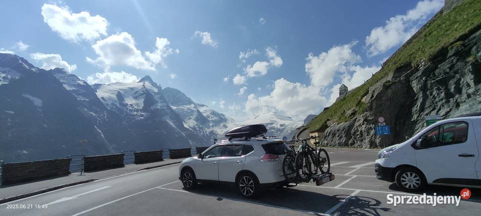 Ładny Nissan x trail z panoramicznym dachem światła przeciwmgielne Łodygowice