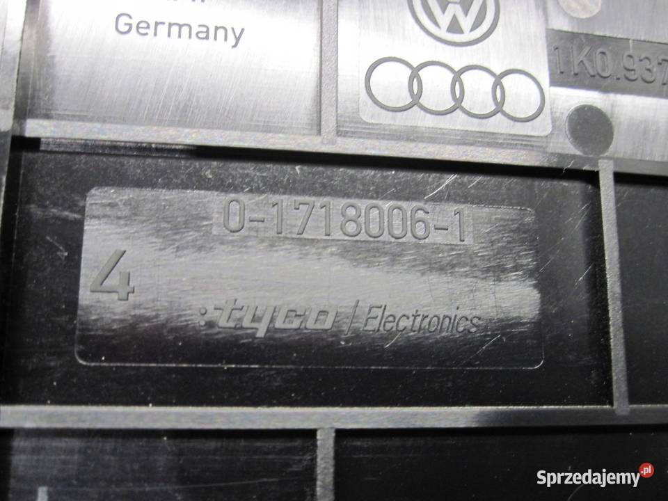 VOLKSWAGEN TIGUAN 5N 08r skrzynka bezpieczników Kielce