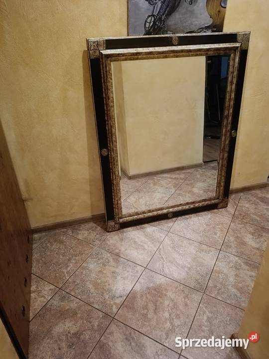 Duże lustro kryształowe w pięknej starej ramie Lipno