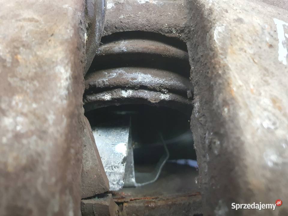 BMW E60 PRZEDNI ZACISK HAMULCOWY prawy przód osobowe Rudka