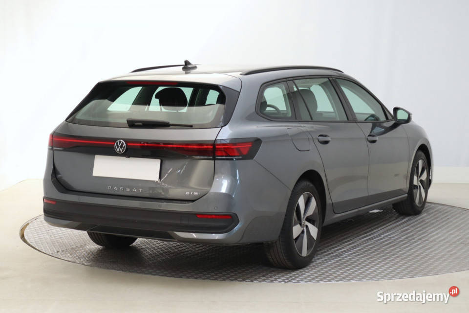 VW Passat 15 eTSI ACT pierwszy właściciel Zabrze