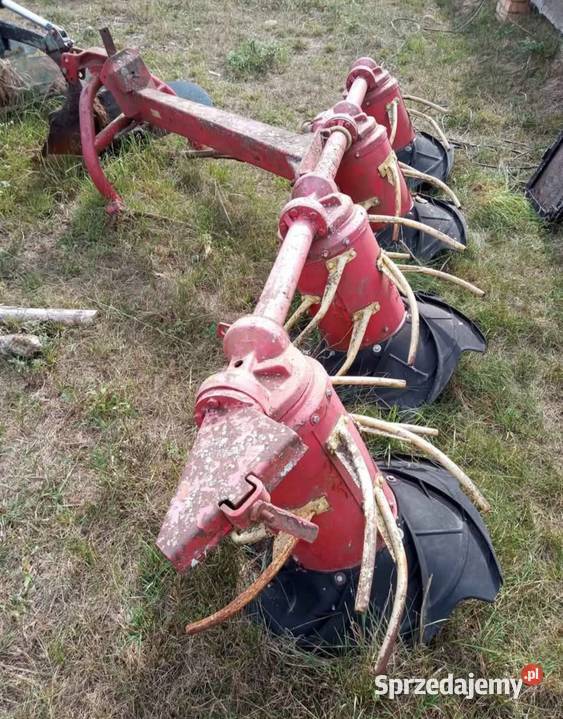 Zgrabiarka do trawy Kuhn KF4 32m przewracają podlaskie Suwałki