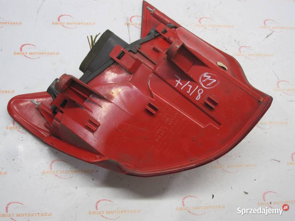 PEUGEOT 3008 lampa lewa tył 9683460880