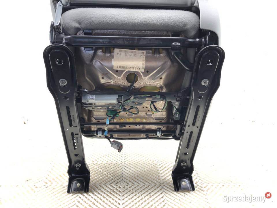 FOTEL PRAWY PRZÓD CHRYSLER 300C SedanLimuzyna