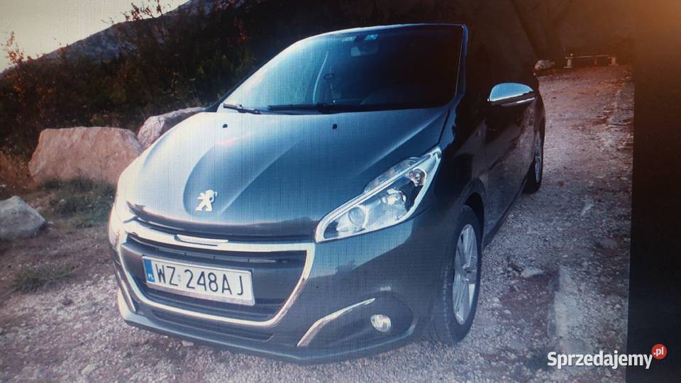 Peugeot 208 12 benzyna 96000 okazja lift Rok produkcji 2016 Warszawa