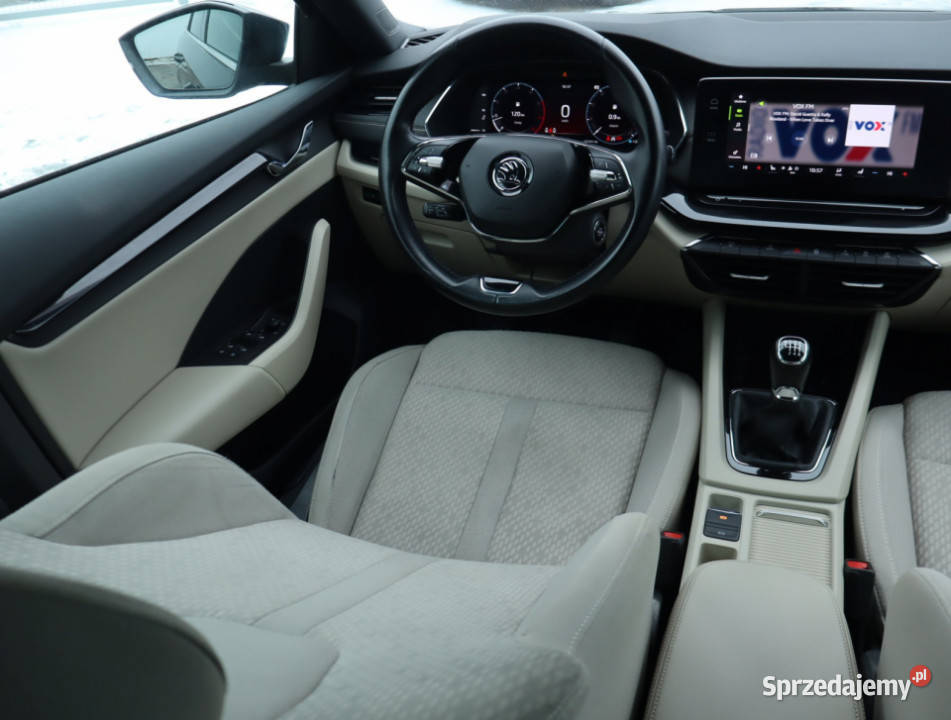 Skoda Octavia 15 TSI asystent pasa ruchu Łódź