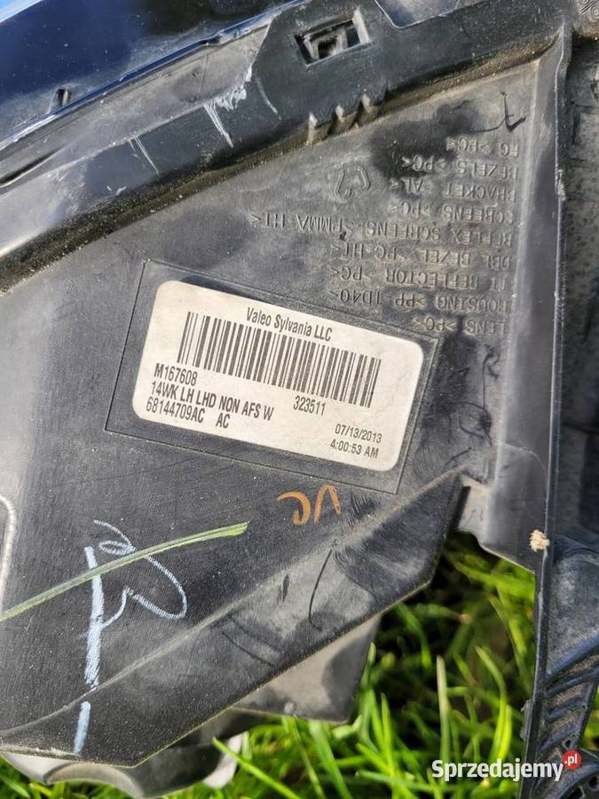 Jeep Grand Cherokee WK2 lampa reflektor ksenon