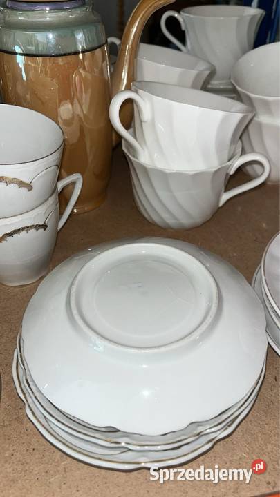 Filiżanka secesja z 1880 1918 Biała ze złotem Gdańsk