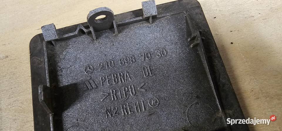 Zaslepka progu prawy tył mercedes w210 Rok produkcji 1999 wielkopolskie Zbąszyń