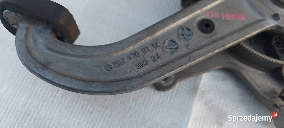 Pedał hamulca mercedes w210 w202 2024200312 Zbąszyń