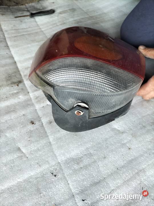 Renault Twingo LAMPA PRAWA TYLNA TYŁ