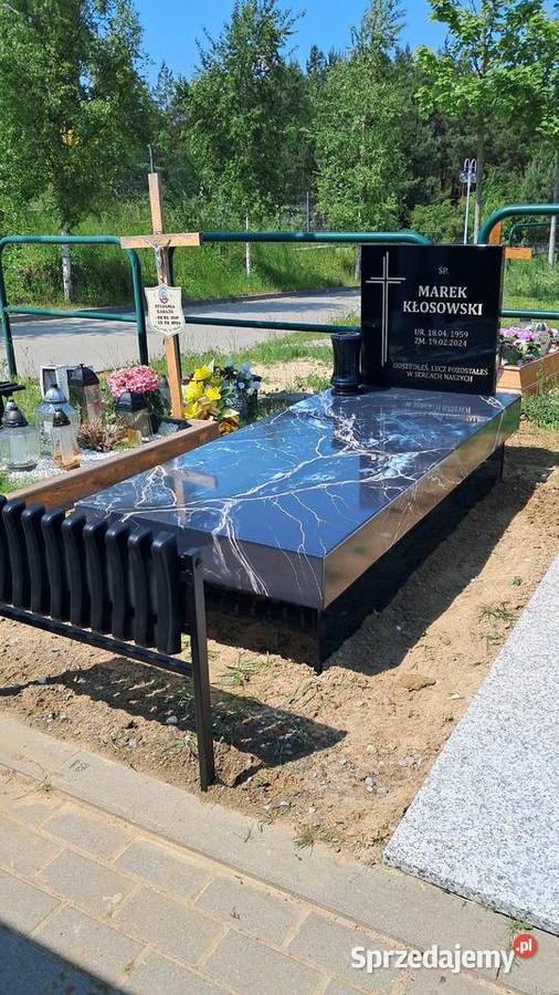 Nagrobek z kompozytuMontaż Kraj Nowe Miasto Lubawskie