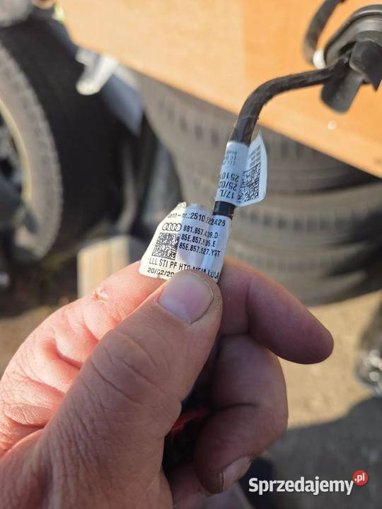 Lusterko lewe Audi A5 B10 8B1857409D 15 Pin sprzedam