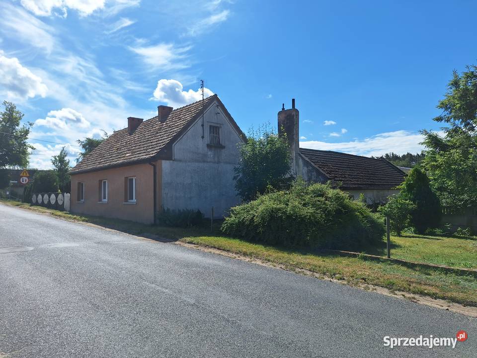 Dom z zabudową gospodarczą mieszkalny