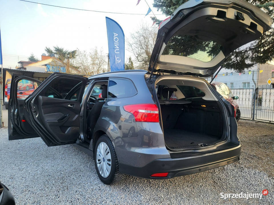 Ford Focus 10 125 I Właściciel Przebieg 103 ASO benzyna Motoryzacja Pabianice sprzedam