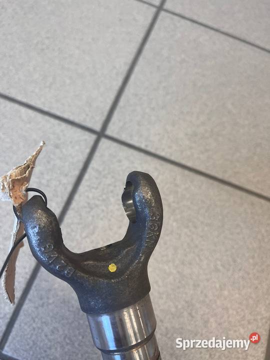 87523110 Case IH Wał CNH jarzmo półoś Śrem