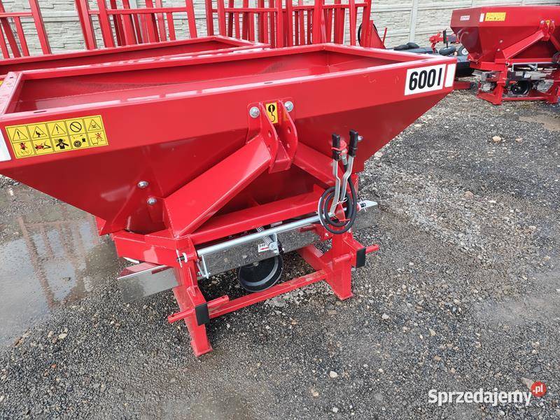 Rozsiewacz nawozu hydraulika STRUMYK TYTAN 10 wielkopolskie