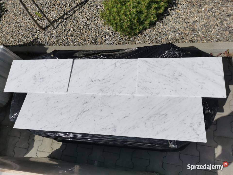 Marmur Carrara Bianco pasy 1 poler Przemyśl