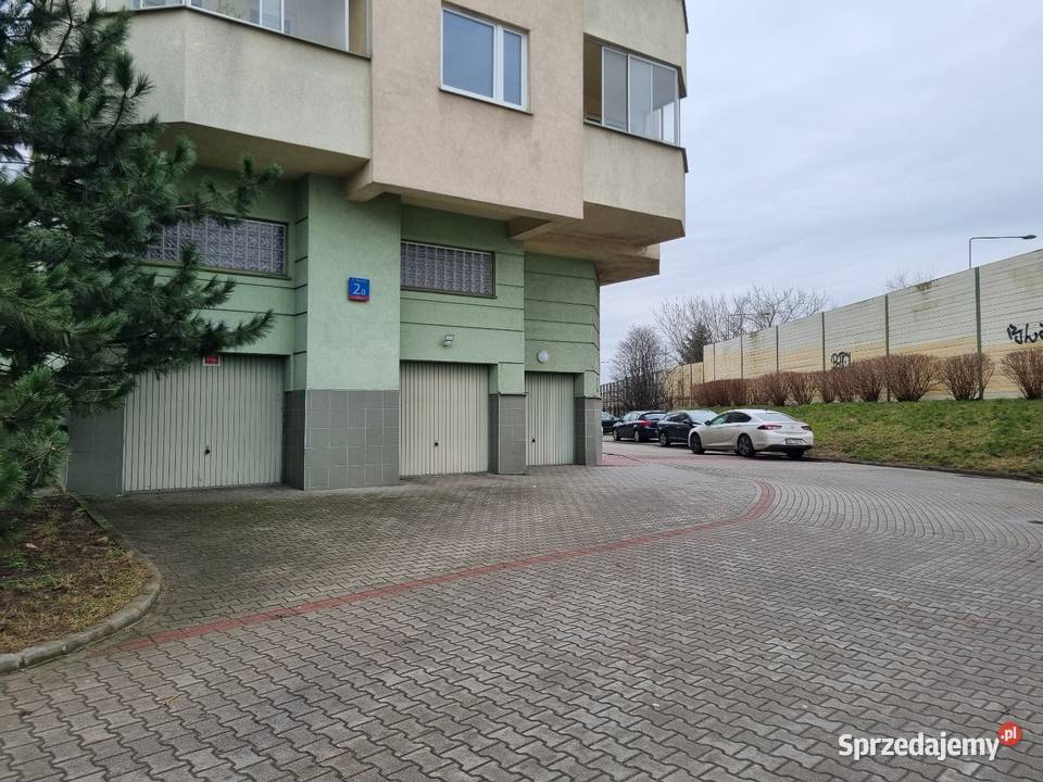 Garaż magazyn Bielany Reymonta wysoki prąd murowany Warszawa