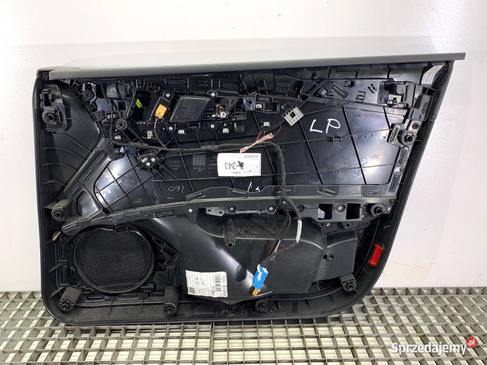 BOCZEK DRZWI LEWY PRZÓD AUDI A4 B9 Kombi