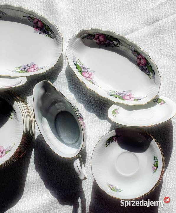 Piękny porcelanowy zestaw kawowy obiadowy retro Dzbanki, karafki i mleczniki kujawsko-pomorskie Świecie
