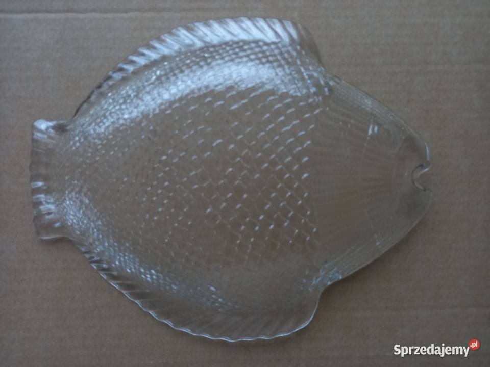 Szklany talerz patera w kształcie ryby