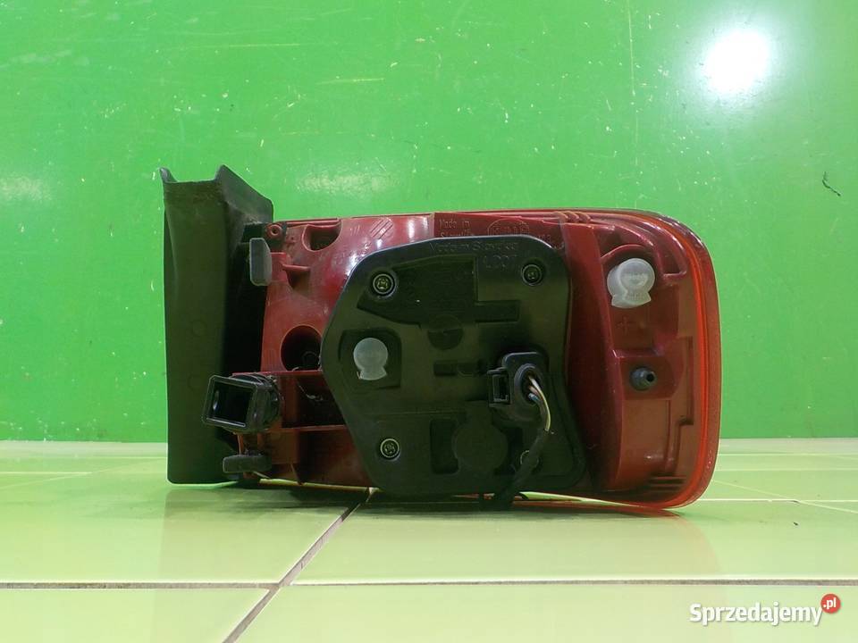 AUDI A4 B8 SLINE 18 TFSI 08r SEDAN lampa lewa mazowieckie Suków