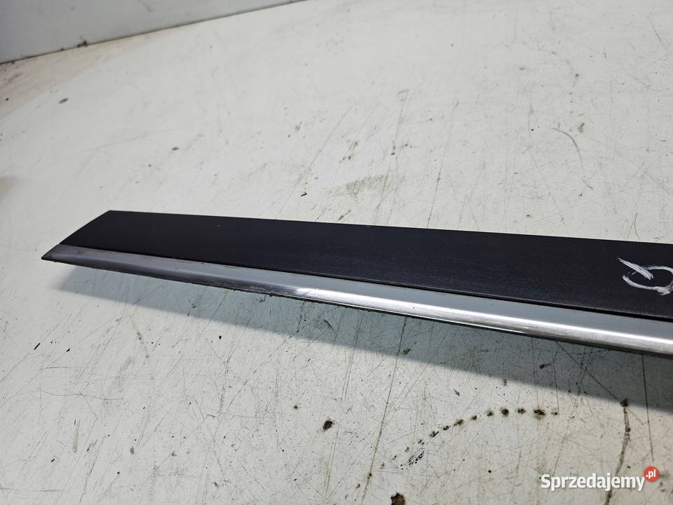 LISTWA DOLNA DRZWI LEWY PRZÓD AUDI A6 C6 LIFT Listwy i nakładki Przystajń