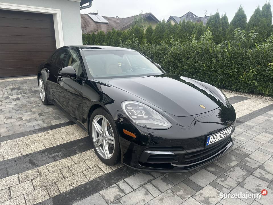 PORSCHE PANAMERA 4