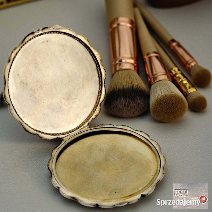 Puderniczka okrągła srebro próby 3 Warszawa Bronisze sprzedam