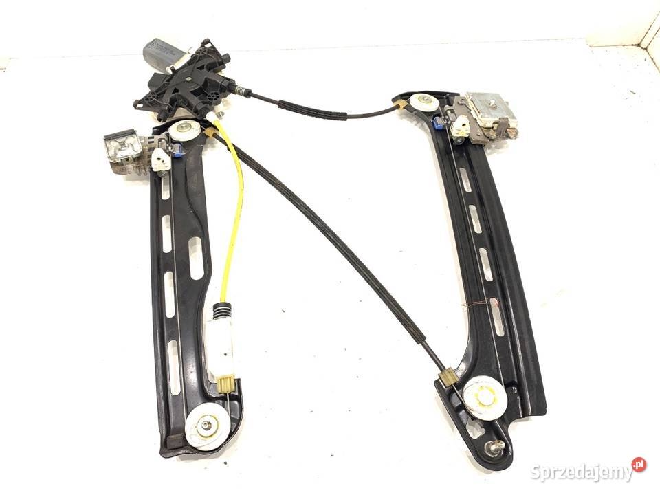 PODNOŚNIK SZYBY PRAWY TYŁ MERCEDES C218