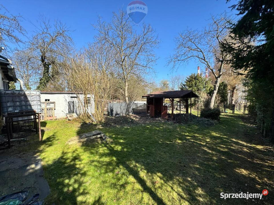 Duży dom z działką 2115 m i 3 garażami Rydułtowy Rok budowy 1980