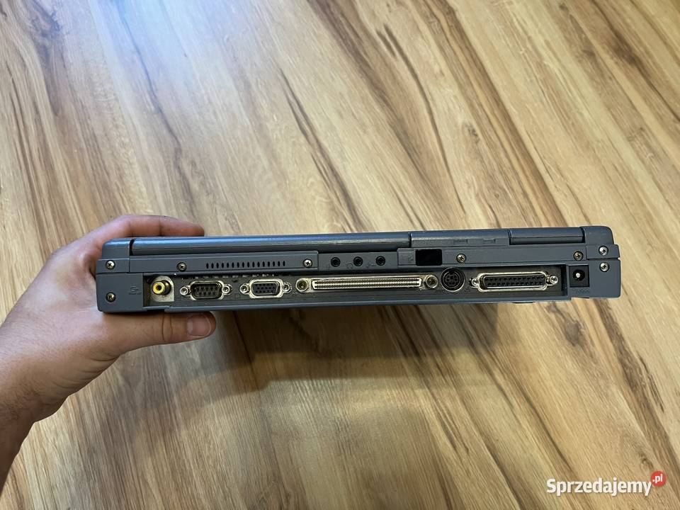 Zabytkowy laptop Toshiba Tecra 8000 Brzana