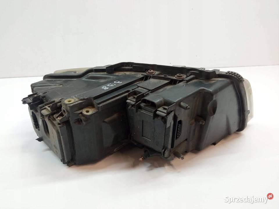 LAMPA PRZÓD LEWA XENON EUROPA Audi A8 II