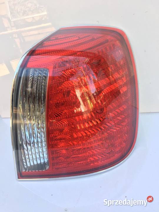 HYUNDAI XG XG300 PRAWA LAMPA TYŁ Ostroróg