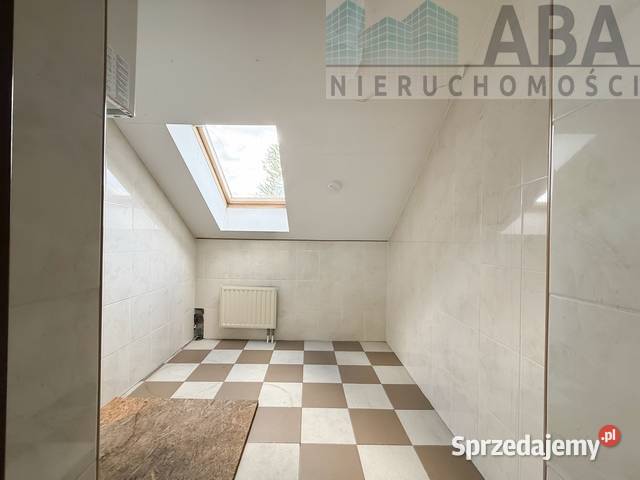 Nowoczesny budynek biurowousługowy 221 m od ulicy wielkopolskie Konin