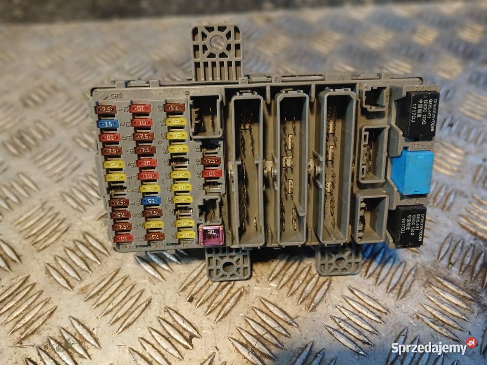 Skrzynka bezpieczników 37832LN Honda Civic VIII osobowe sprzedam