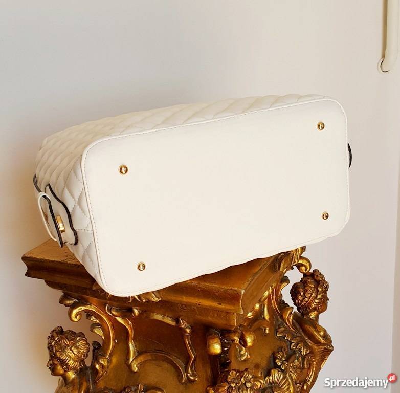 CHANEL TOREBKA CC ŁAŃCUSZKI PIKOWANA CHANELKA Na ramię  kujawsko-pomorskie sprzedam