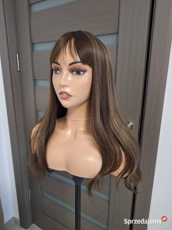 Długa peruka w kolorze szatynowym z grzywką Dla kobiet pomorskie Malbork