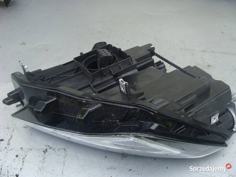 SEAT ATECA LIFT LAMPA PRZEDNIA PRAWA FULL LED osobowe