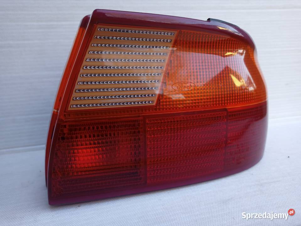 Ford Mondeo MK1 I sedan lampa tył tylna prawa Lampy tylne Sieradz