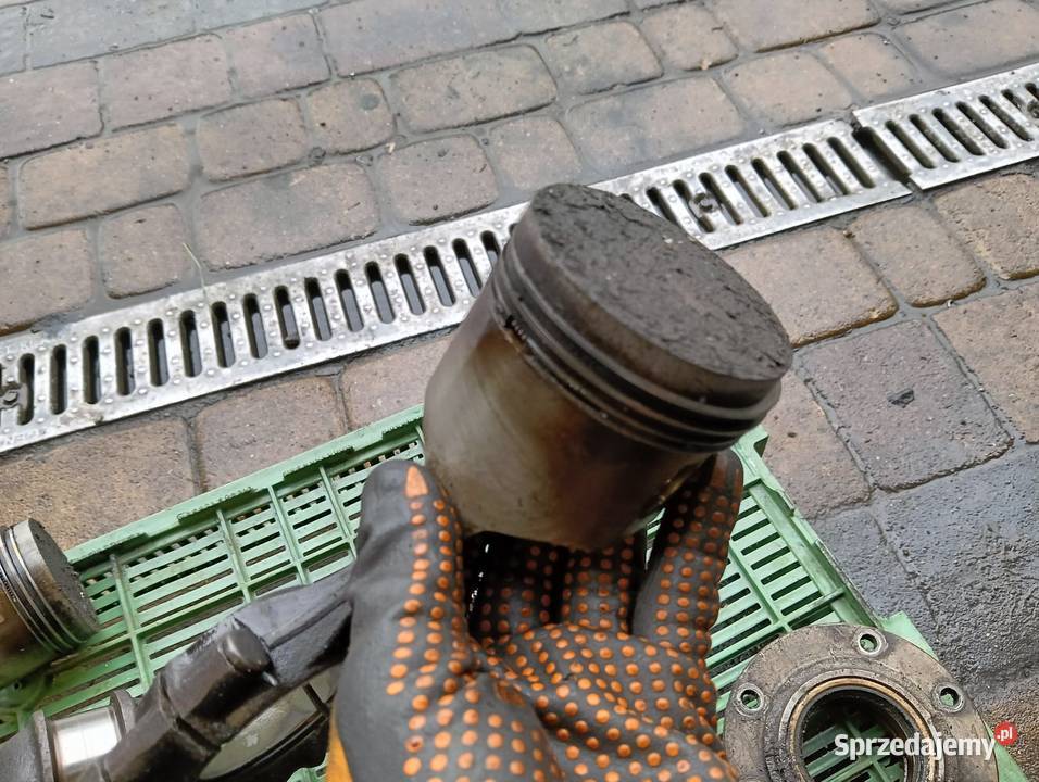 Fiat 126P Maluch cylinder wał korbowy wałek osobowe Wiązów
