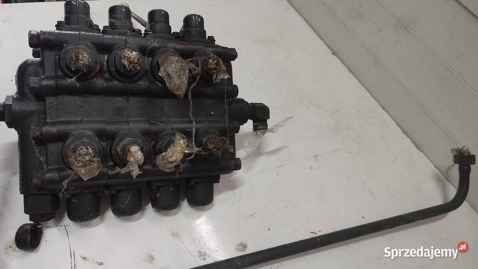 ROZDZIELACZ HYDRAULICZNY 4 SEKCYJNY Włoszczowa