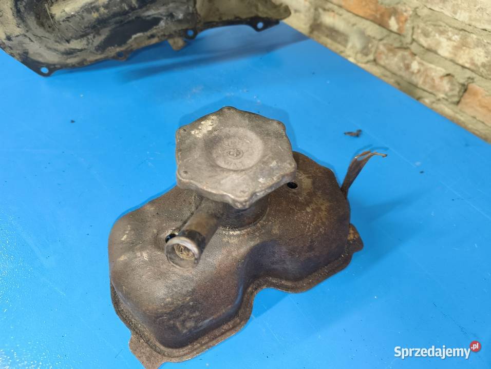 Dekiel zaworów pokrywa fiat 126p maluch mazowieckie Warszawa